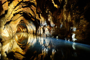 Cueva subterránea